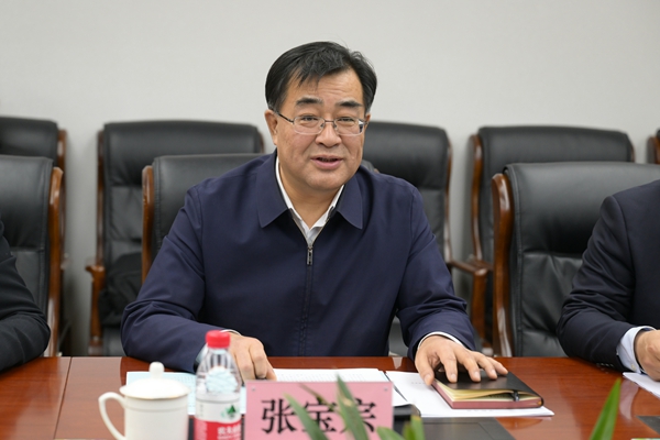 吉林省政務(wù)服務(wù)和數(shù)字化建設(shè)管理局來校走訪 (1)_副本.jpg